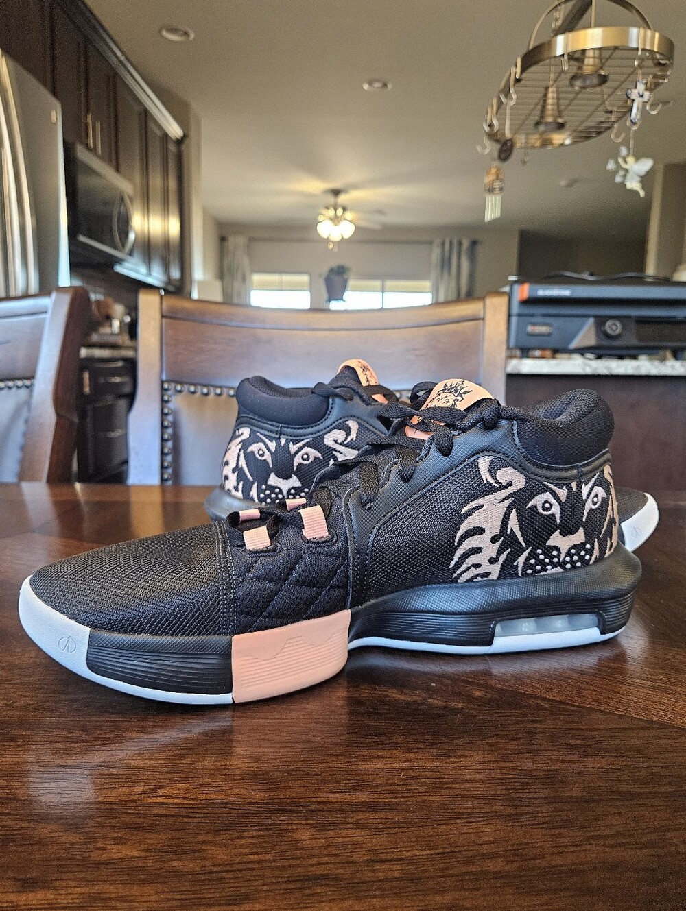 Nike LeBron Witness VIII Men's Basketball Shoes - Picture 5 of 9